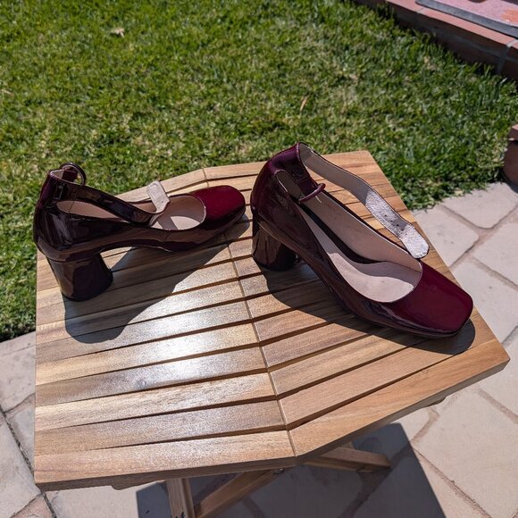 Silent D Patent Heels - Garey sz 37 - Picture 3 of 8